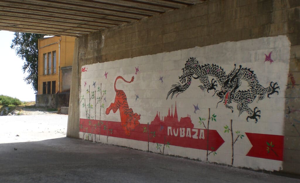 Graffiti - Tiger VS Dragon - nubaza.com